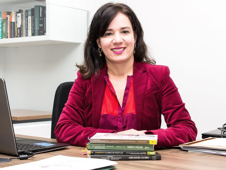 Direito Ambiental pode combater o desmatamento de florestas no Brasil, evidencia advogada