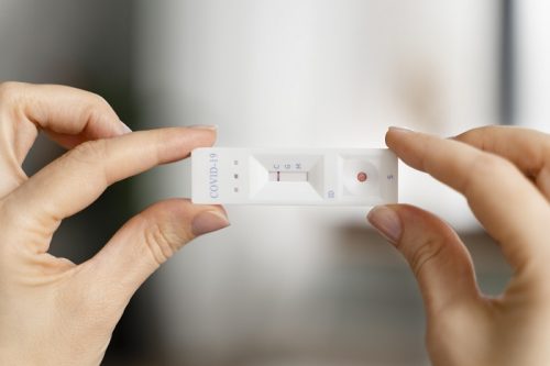 Planos de saúde terão que pagar teste rápido de Covid