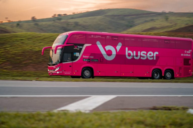 Justiça do Espírito Santo reconhece legalidade da Buser, derruba bloqueio de R$ 45 milhões da startup e defende o circuito aberto