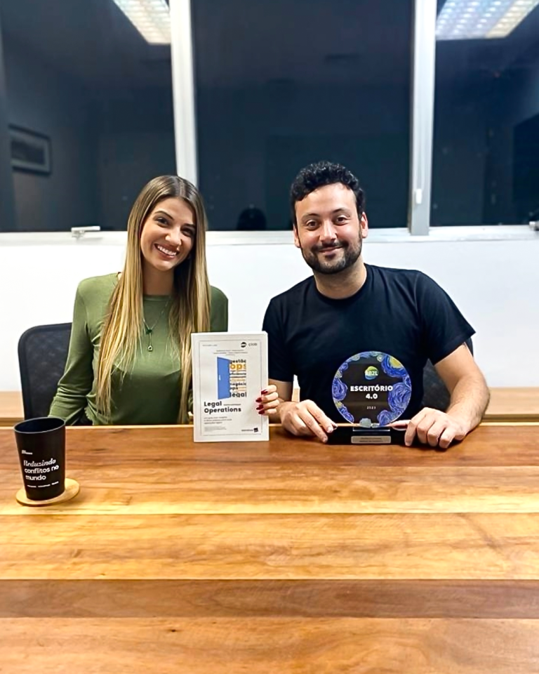 Lawtech revoluciona o setor jurídico ao unir inteligência artificial e direito para otimizar processos extrajudiciais