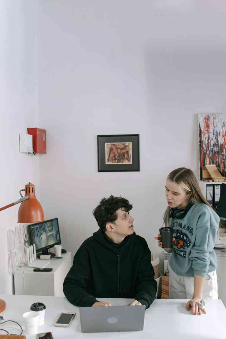 Geração Z adota lazy job como flexibilidade e bem-estar no trabalho