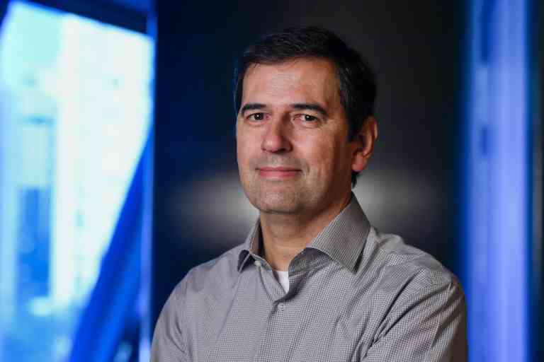 Não caia em golpes: sempre leia os documentos antes de assinar