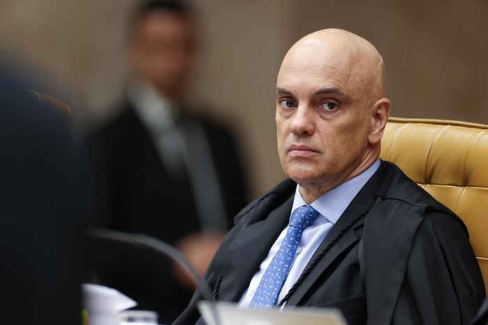 Advogado de Trump questiona validade da ordem de Alexandre de Moraes nos EUA
