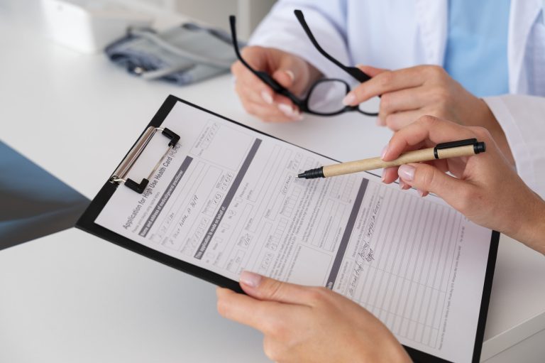 Documentação e transparência reduzem processos contra médicos