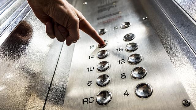 Crianças no Elevador: O Que o Regimento Interno Pode (e Deve) Estabelecer