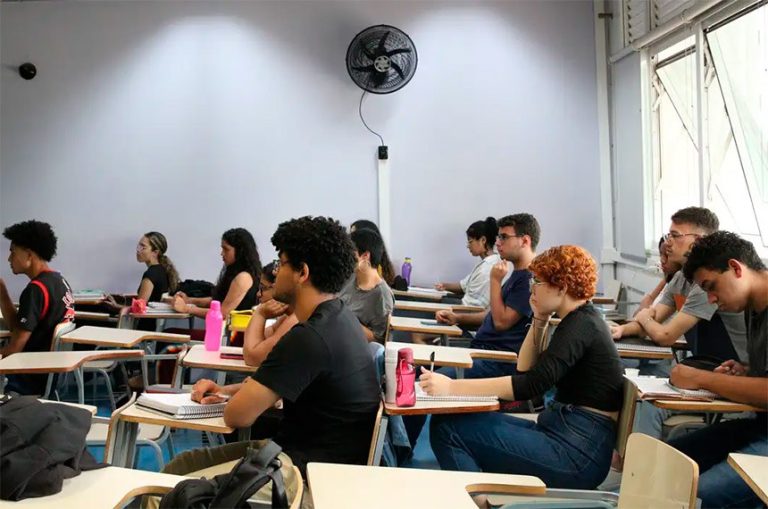 Lei amplia a 30% as vagas para negros, indígenas e quilombolas em concurso