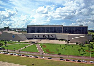 STJ decide que cláusula de foro estrangeiro pode ser considerada nula em contratos de adesão