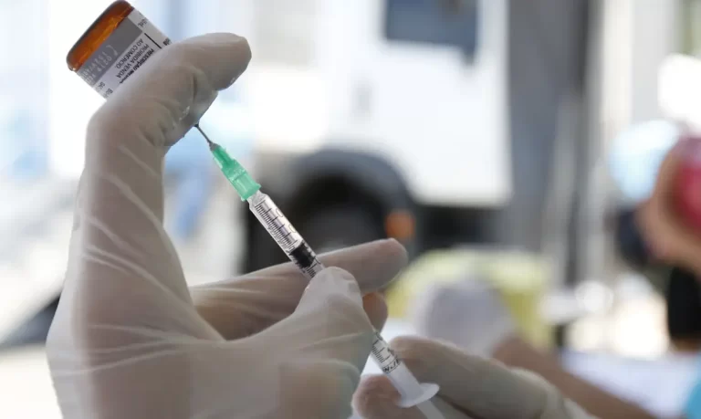 Casos de sarampo disparam 34 vezes em 2025, alerta OPAS