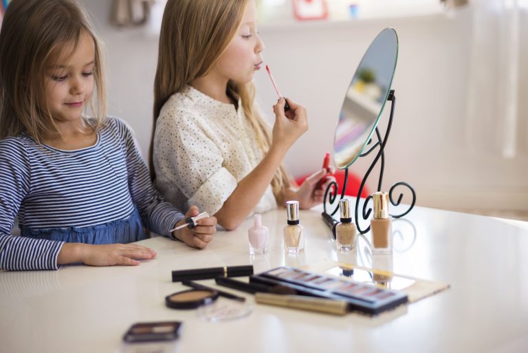 Nova lei cria regras para proteção de crianças e adolescentes no ambiente digital