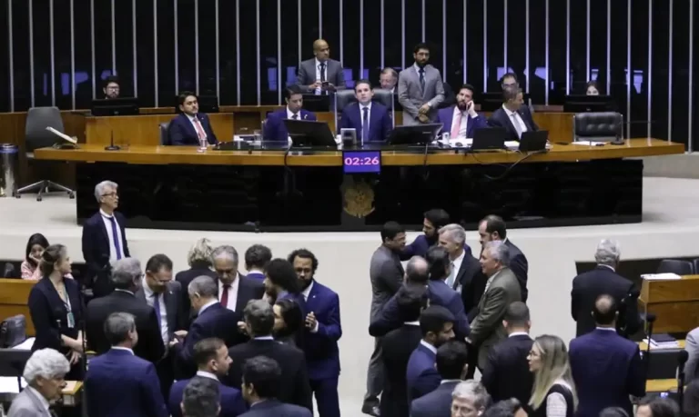 Câmara dos Deputados aprova texto-base do Projeto de Lei Antifacção