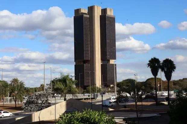 Inflação de 2025 ficará abaixo do teto da meta, em 4,46%, aponta Boletim Focus