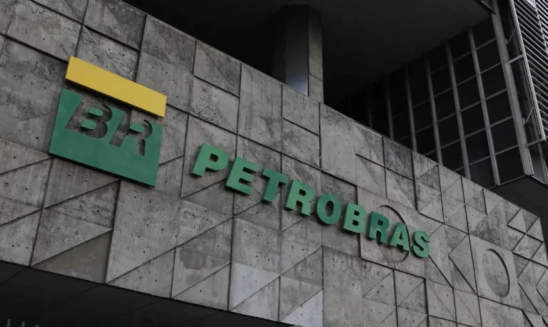 Petrobras assina acordo com Vale para fornecer diesel S10 em operações de Minas Gerais